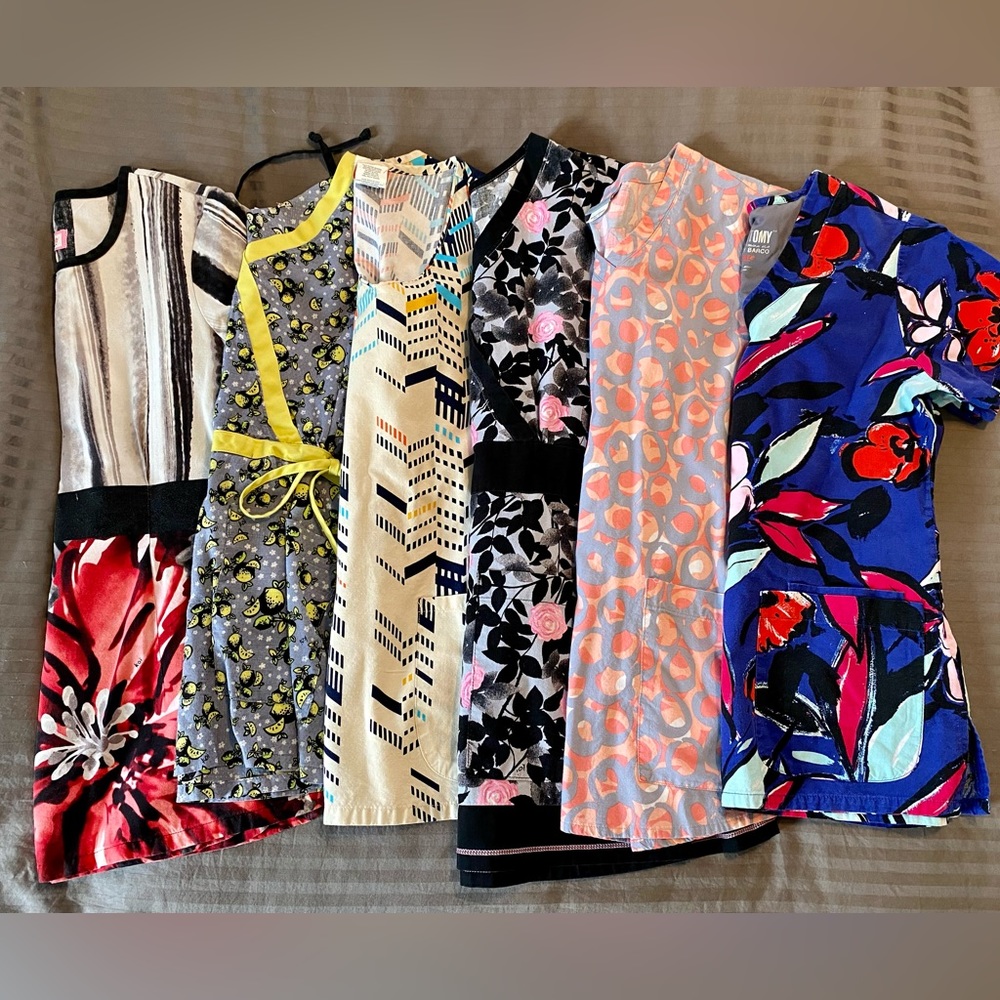 Lot of 6 Women’s scrub tops, all size small, great condition.